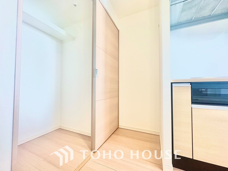 収納 【a closet full of dreams】しまいきれない思い出はクローゼットに。いつでも取り出せる広さが生活を彩る。