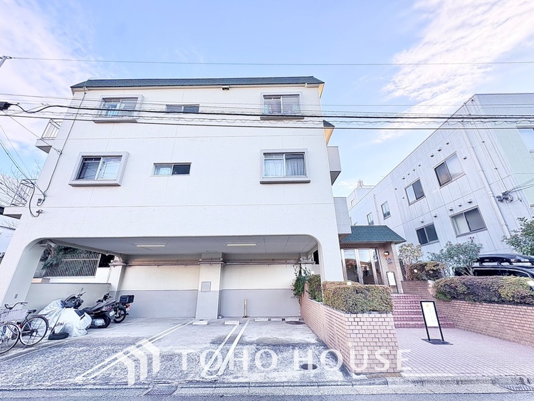 外観 漂う上質な空気感、マンションに入れば「おかえりなさい」と笑顔で迎えてくれるエントランス。最良の心配りを感じるマンションでした。