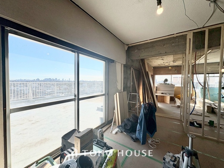 内装 使いやすく、明るい洋室に仕上がります。子供部屋や趣味のお部屋にご利用できます。