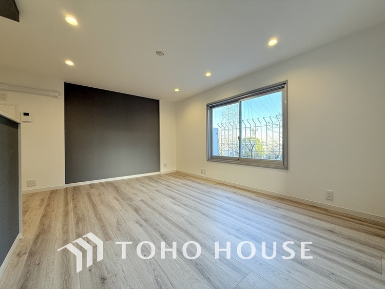 内装 広がりのある住空間、家族が集まるリビング・ダイニング