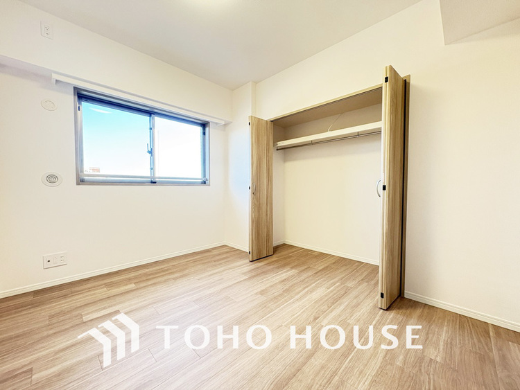 内装 シンプルですっきりとした室内は飽きのこない居心地の良い雰囲気です