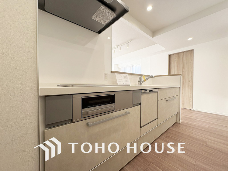 キッチン シンプルな部屋の雰囲気に溶け合うナチュラルキッチン