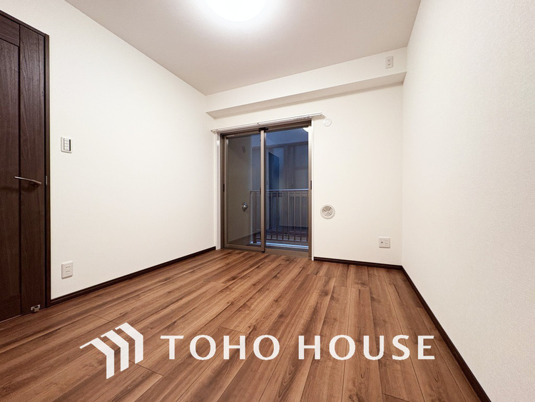 内装 採光もある洋室は、くつろぎのひと時を過ごすのにぴったり