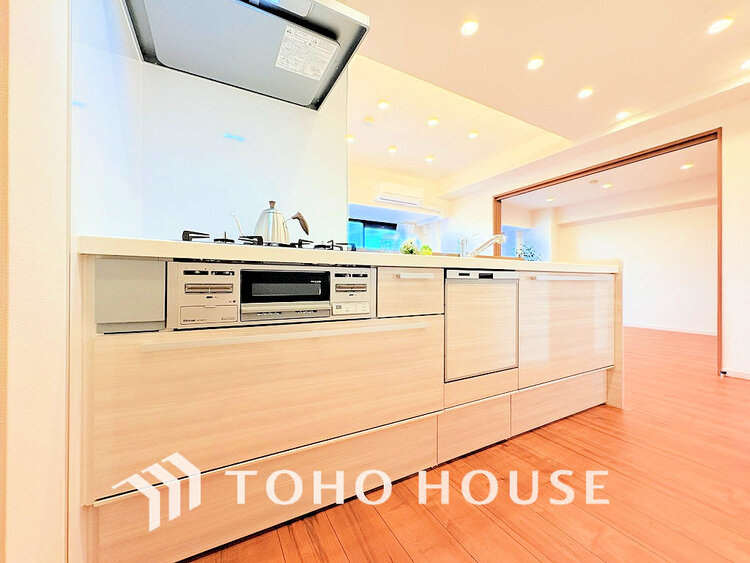 キッチン 落ち着きのあるカラーで統一された清潔感と気品が溢れるキッチン