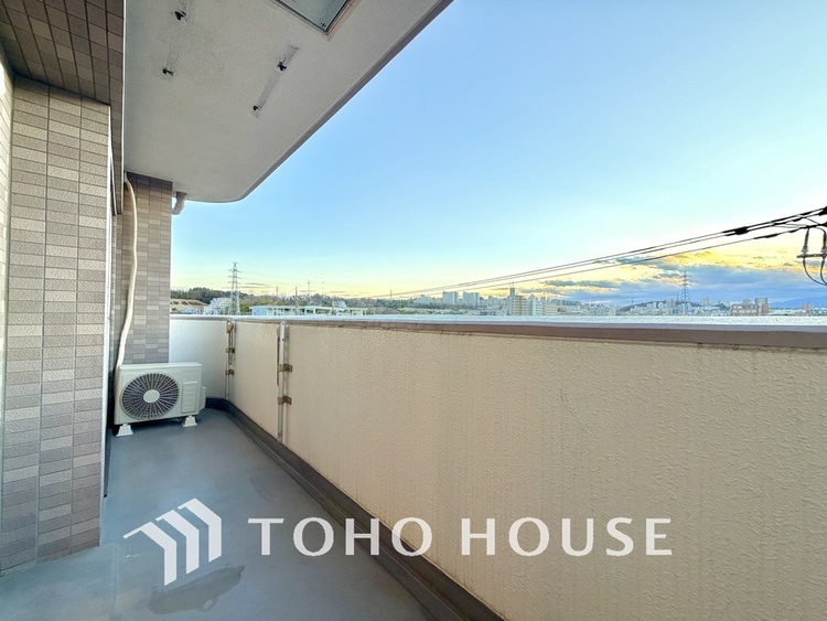 バルコニー 陽当たり良好なバルコニー