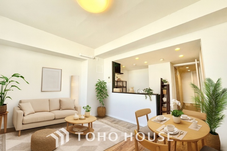 内装 ＊配置してある家具や小物はCGによるイメージ画像です。忙しい朝でも、しっかり家族が揃って食事をして頂けるゆとりある大きさのダイニングスペース。