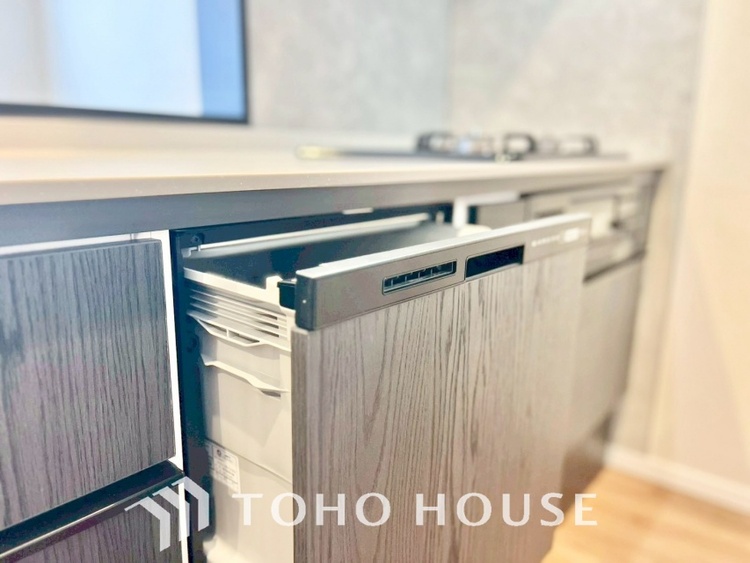 キッチン ◆食洗機◆お子様の面倒を見れる時間が増え時短になります。加えて手荒れも防げてしかも節水が高い為、大変人気があり重宝します。