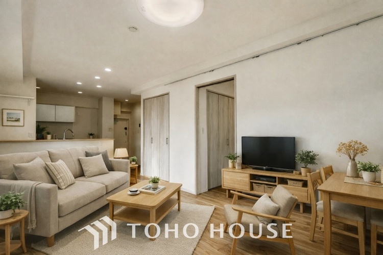 内装 ＊配置してある家具や小物はCGによるイメージ画像です。ゆったりとした幅の窓からこの空間に降り注ぐ採光が絶えない。明るいリビングこそ居心地のいい暮らしが待っているのだと思う。