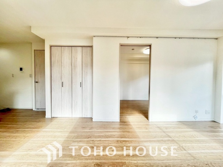 内装 「想像していた以上に広い」が写真を撮っているときの感想です。家事動線に配慮したプランによりご家族がくつろげる明るく広い空間が確保できました。