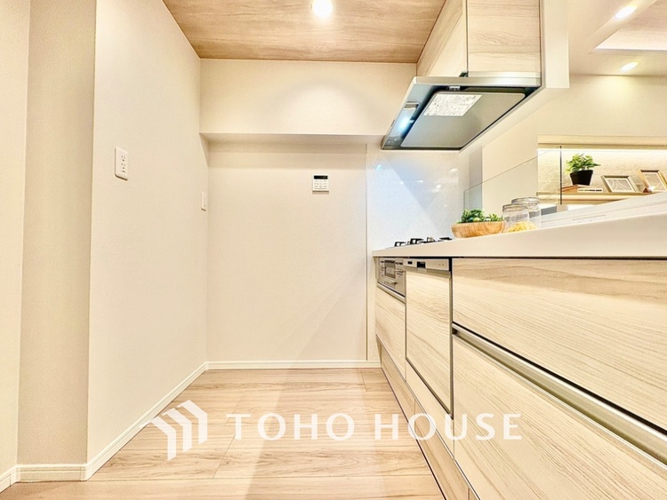 キッチン インテリアだけでなく、毎日のお料理を楽しく、軽やかにする多彩な設備・仕様。