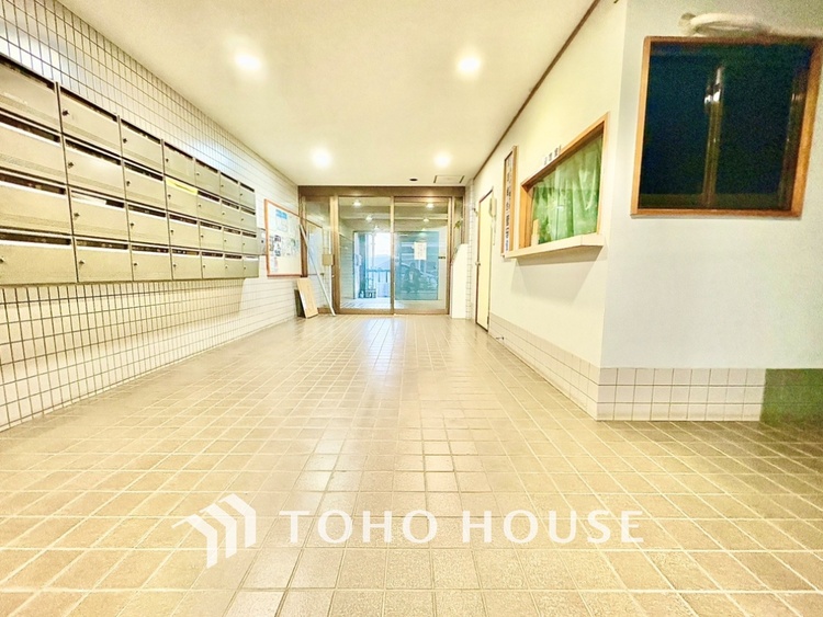 エントランス エントランスはマンションの顔。清潔感、存在感のあるエントランスは居住者の心を豊かにする。