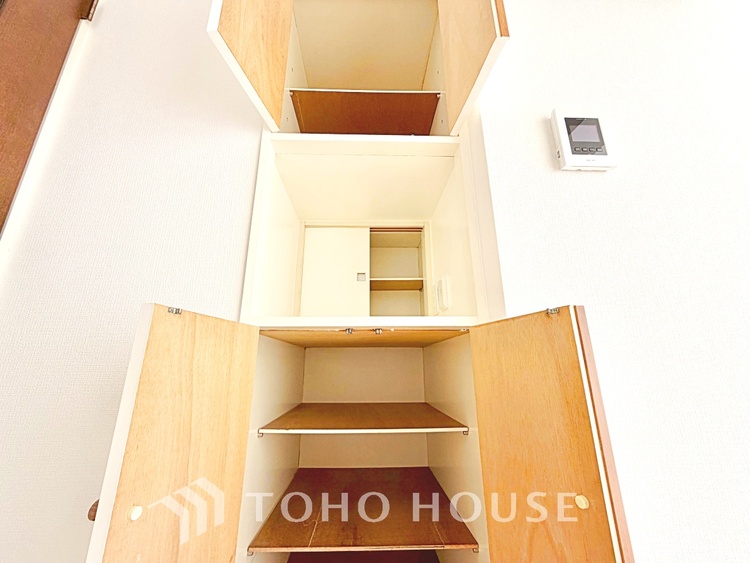 内装 【Quietness】プライベートなお部屋では静かに時を過ごしたい。読書をして、物思いにふける・・光りに満たされた安らぎの空間をがここにはあります。