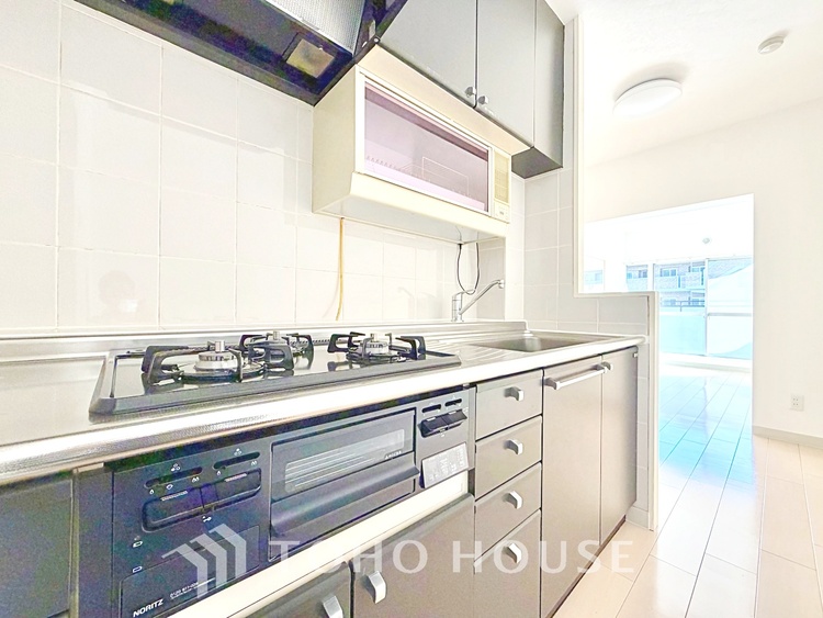 キッチン 【Kitchen】光り眩い羨望のリビングへ。一歩一歩を踏みしめて家族の集う幸せの場所へ。すべてがクライマックスのマイベストホーム。