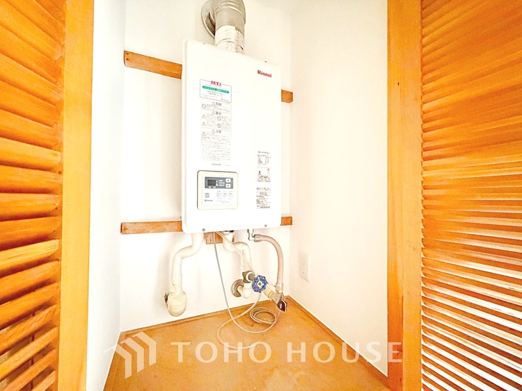 風呂 靴を美しく収納できて、マジックのように玄関がすっきりします。ベビーカー、ゴルフ道具、アウトドア用品など、外で使用するアイテムを玄関ドアの近くに収納できます。