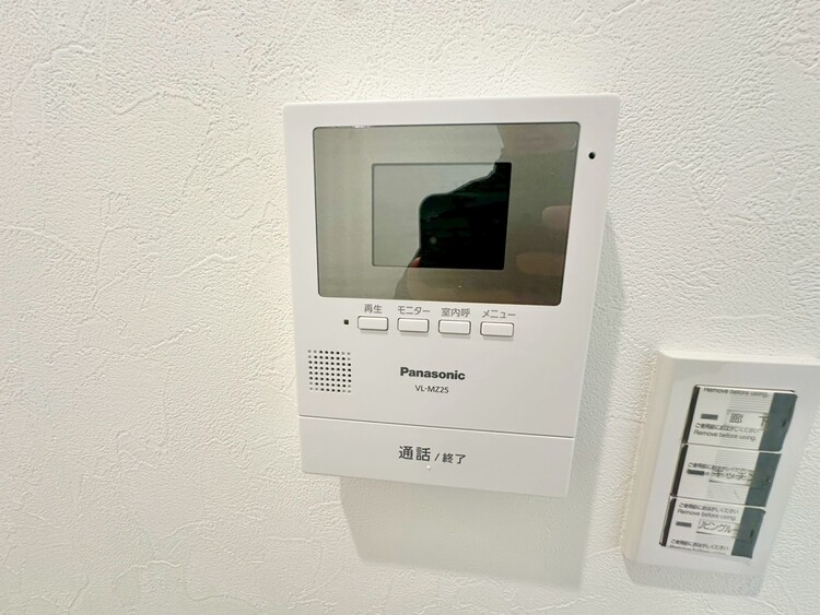 その他 誰が来てもわかる様にモニター付きインターホンを設置。