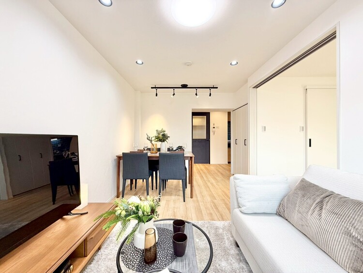 居間 充実した生活は伸びやかな居室空間から始まります。