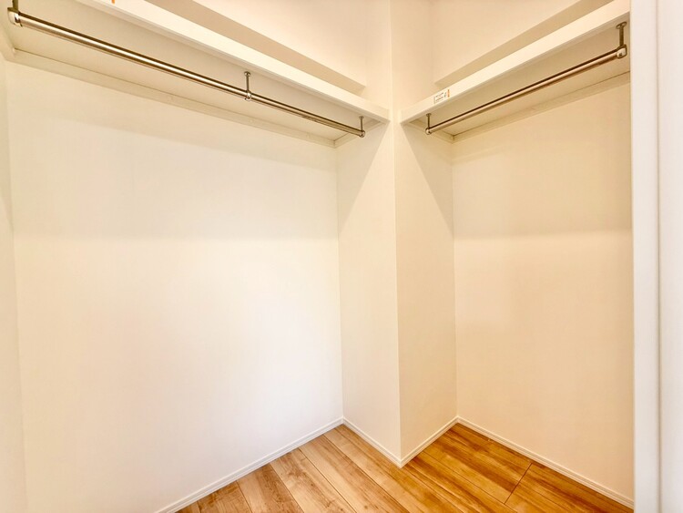 収納 家電やスーツケース、ストック品など何でも片付く嬉しい空間です。