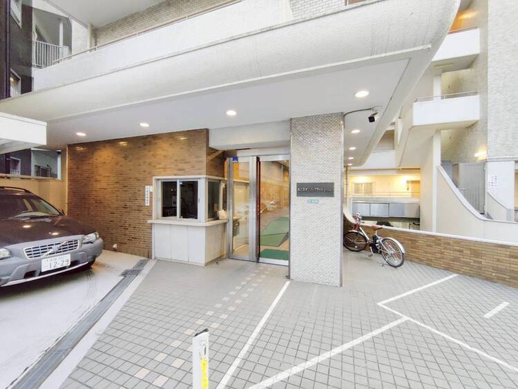 その他 上質感漂う玄関アプローチです。