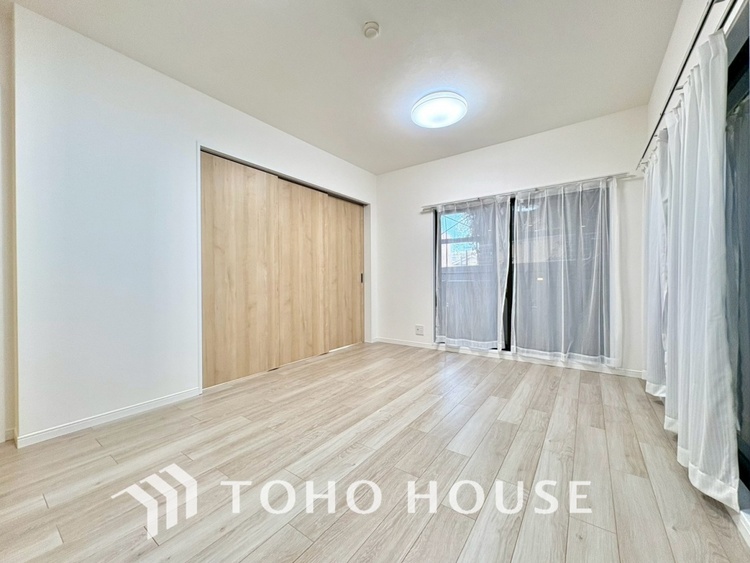 内装 【LIVING】◆眩い◆光が燦々と入り、家族の笑顔を照らす。「いつまでも続いて」と願う夢のような毎日がここにある。