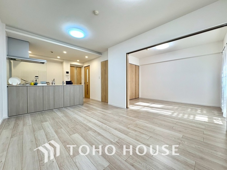 内装 【LIVING】◆住む喜び、楽しさ、感動◆を君と共有したい。いつまでもずっと家族を見渡せるこの広い空間で。