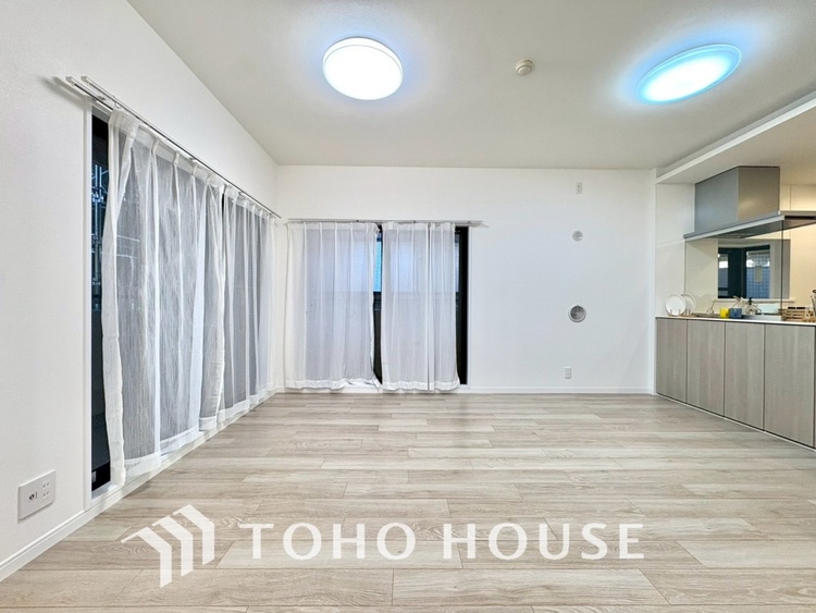 内装 【LIVING】◆Sunshine◆光が燦々と入り、いるだけで気持ちいい。「開放的でゆとりあるお部屋です。」