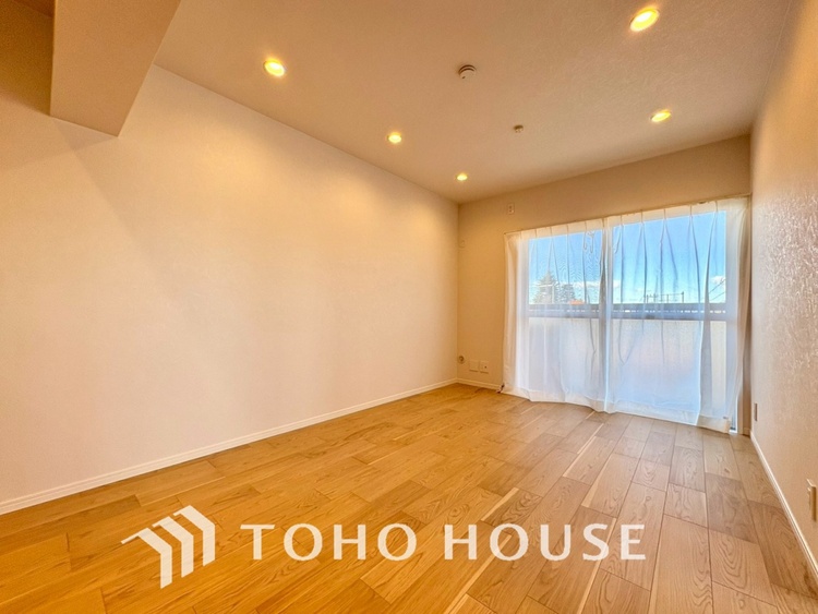 内装 【LIVING】◆眩い◆光が燦々と入り、家族の笑顔を照らす。「いつまでも続いて」と願う夢のような毎日がここにある。