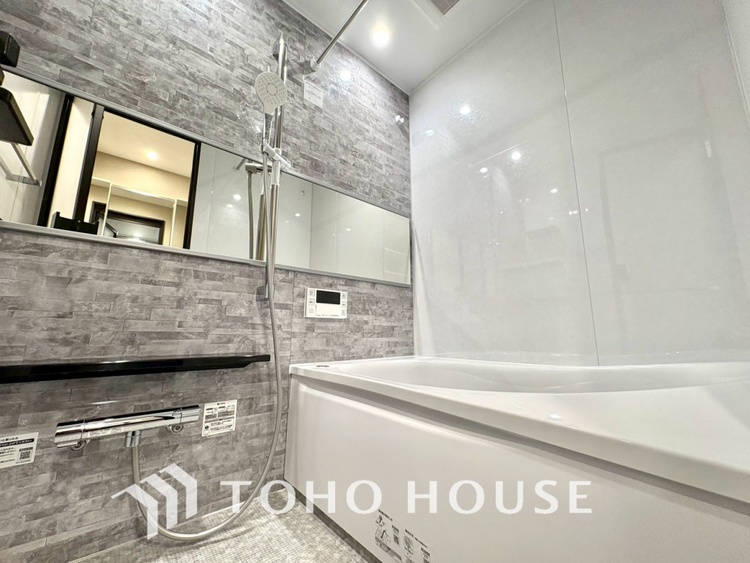 風呂 【BATHROOM】◆プライベートな空間◆simpleだからrelaxできるんです。こころもからだもキレイさっぱり。