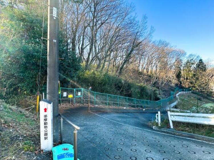 周辺 ほどくぼ地区広場迄450ｍ