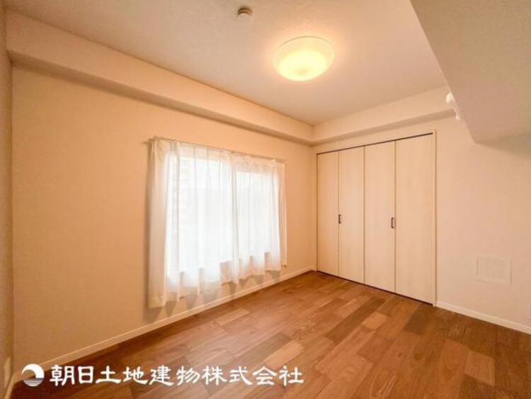 内装 【居室】設計者のセンスが求められる大切な空間だからこそ、落ち着いて過ごせる癒しと寛ぎの空間が欲しい。そんな願いを叶えました。