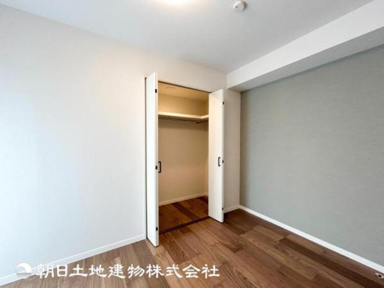 内装 【居室】爽やかな空間演出とセンス良く纏められた室内は寛ぎ空間でなければなりません。そこで暮らす大切な人達のことを考え、そして造りこんだ空間は日々の生活レベルを格段に上げてくれます。