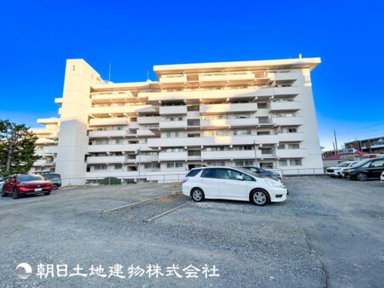 外観 【外観写真】当たり前の日常に、この開放感ある眺望と共に閑静な住宅街の季節感を演出する四季折々の変化を楽しめる心地よい場所となります。