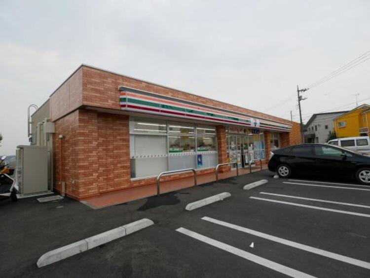 周辺 セブンイレブン町田本町田中町店まで約551ｍ