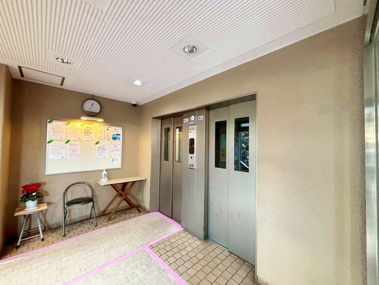 設備 エレベーターの管理も、きちんと行き届いてます。