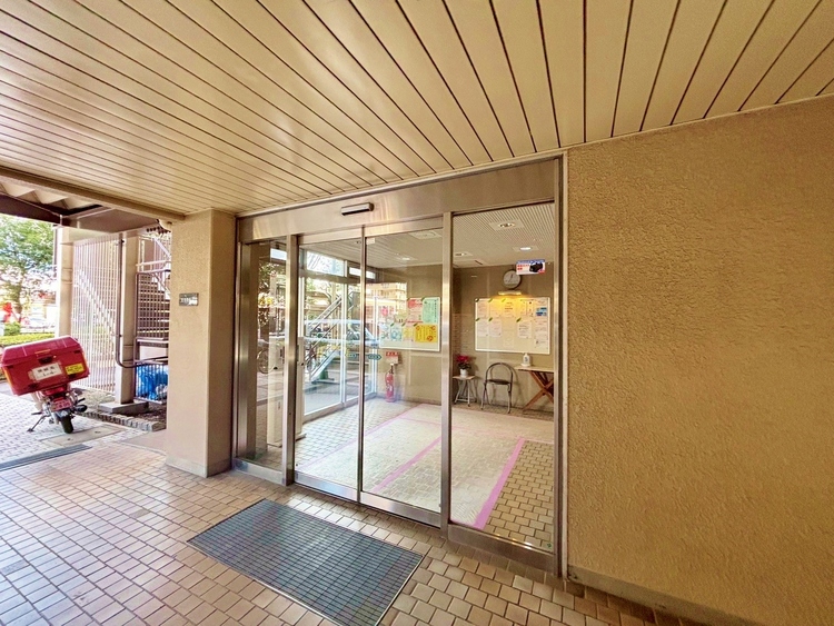 エントランス 外と内をつなぐエントランスは、まさに顔となる場所。