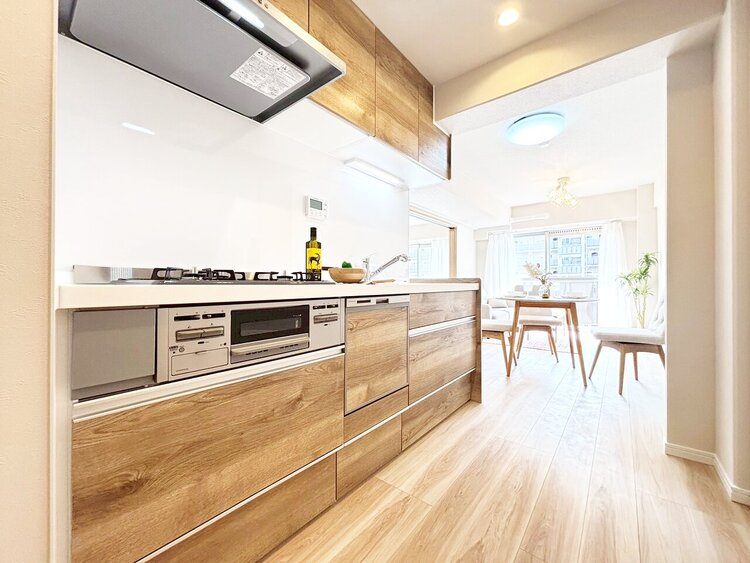 キッチン スマートな意匠と充実の機能を備えたキッチンが、暮らしにおいしい彩りを添えます。