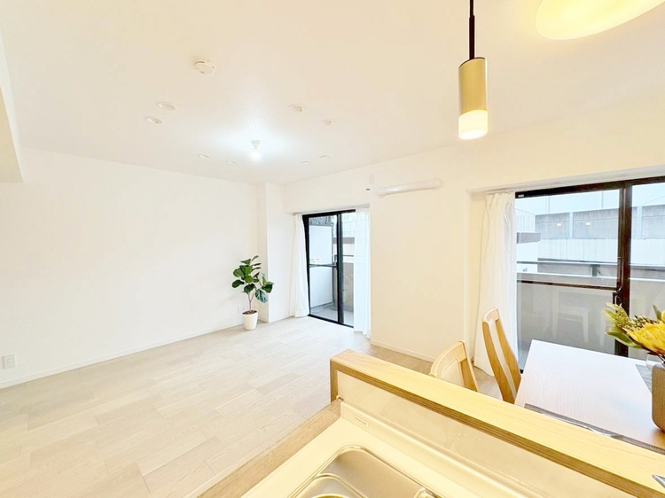 居間 豊かな居住性と、安心感を満たすクオリティが見事に調和した住空間。