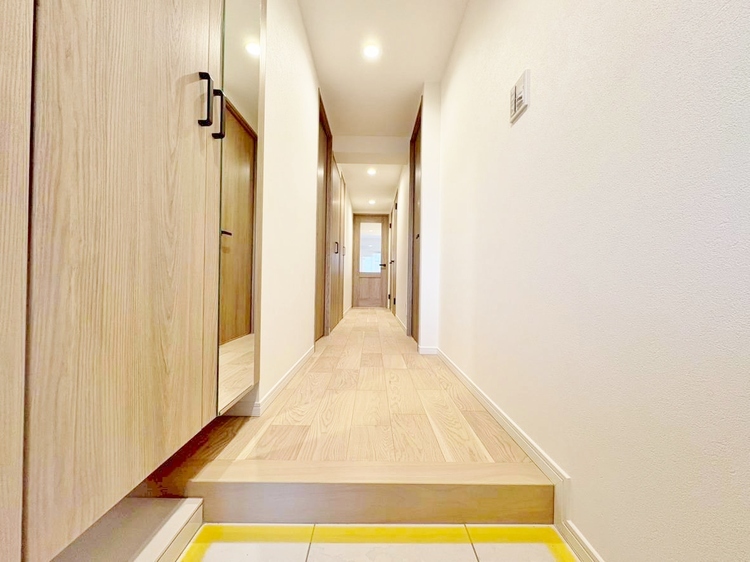 玄関 玄関を開ければ、そこは安らぎのご自宅。