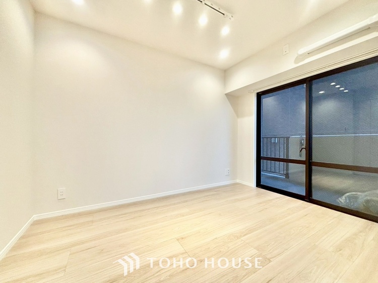 内装 ◆子供部屋◆冷涼な風、そよぐリビング。だんらんの場所はここから始まり、ここで終わる。家族の笑顔が集う素敵な場所だから、こだわり抜いた思いが詰まっているのだと思う。