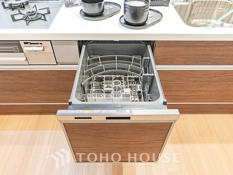 キッチン 【Blue sky terrace】見上げると、空。時間を忘れ大空を見上げるなんて、いつぶりだろうか。こんなにも広く美しい情景がこの頭上にあったなんて。時間を忘れ、時を知る。