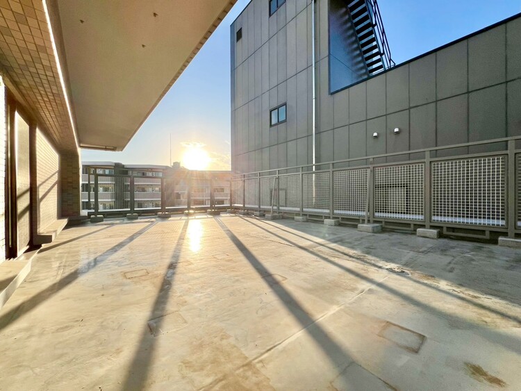 その他 朝の澄んだ空気や、夕方に吹く清々しい風を感じられるバルコニー。