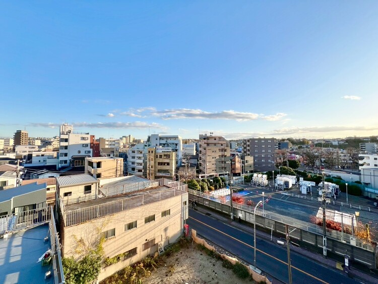 その他 眺望や窓からの景色が良いと、家で過ごす時間も快適です。