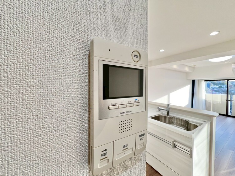 その他 誰が来てもわかる様にモニター付きインターホンを設置。