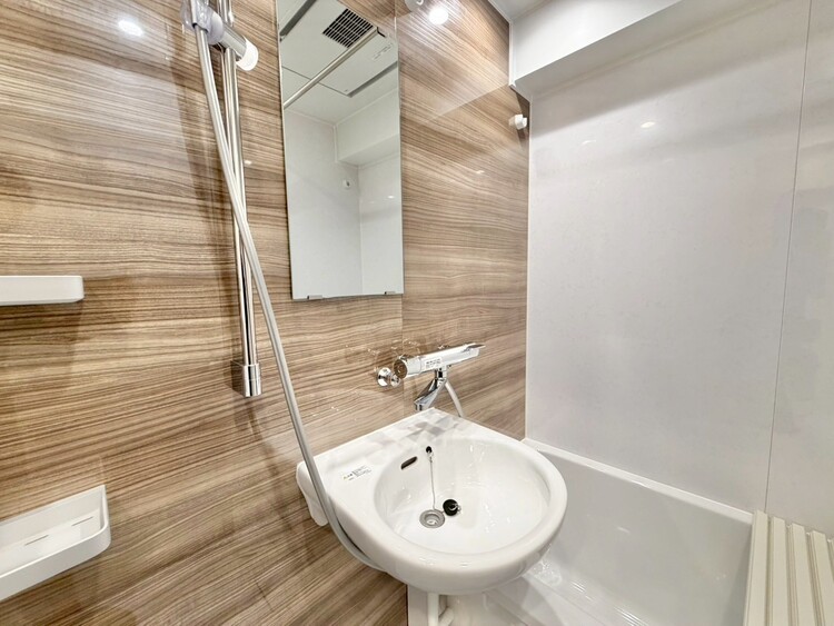 その他 清潔感を感じられる洗面化粧台。