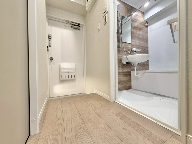 その他 十分な広さの脱衣所。