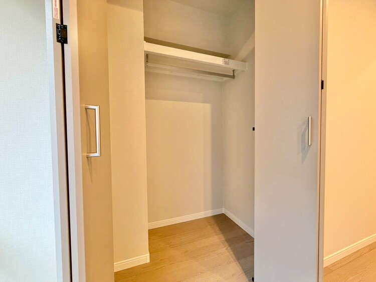 その他 収納スペースが付いていて、お部屋を広く使っていただけます。