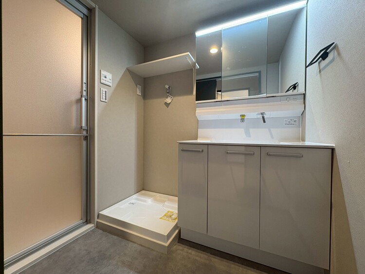 その他 十分な広さの脱衣所。