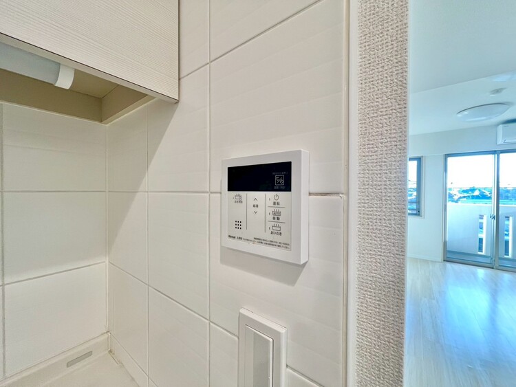 その他 見やすい画面で操作しやすい給湯パネル。