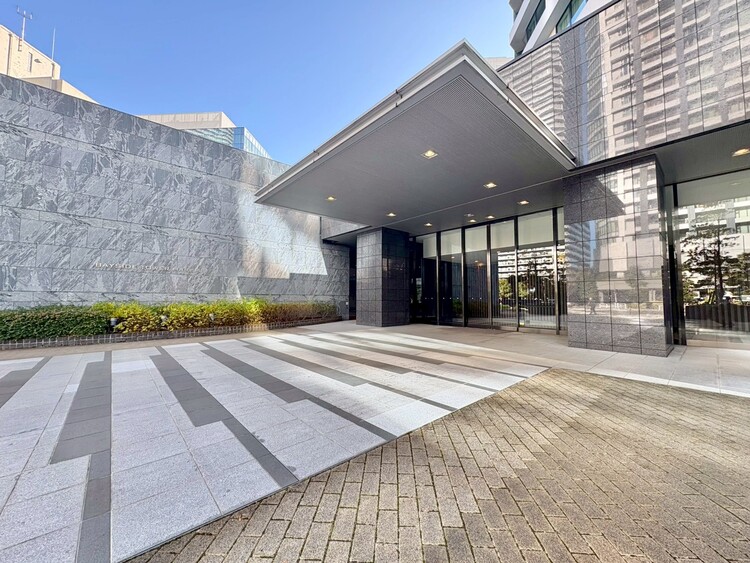 その他 上質感漂う玄関アプローチです。