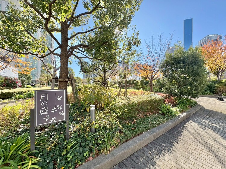 その他 マンションの敷地内には、中庭もございます。