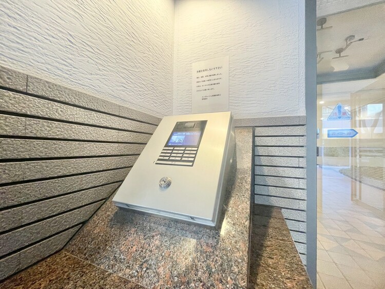 その他 誰が来てもわかる様にモニター付きインターホンを設置。